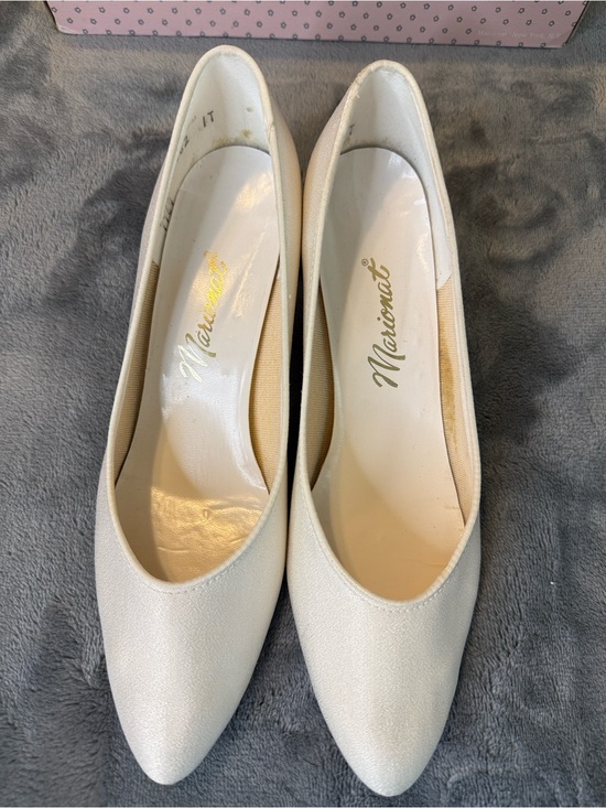 Marionat Shoes - Marionat Women's White Ivory Pointed-Toe Satin Sheen Pump Size 8.5M Dyeable.